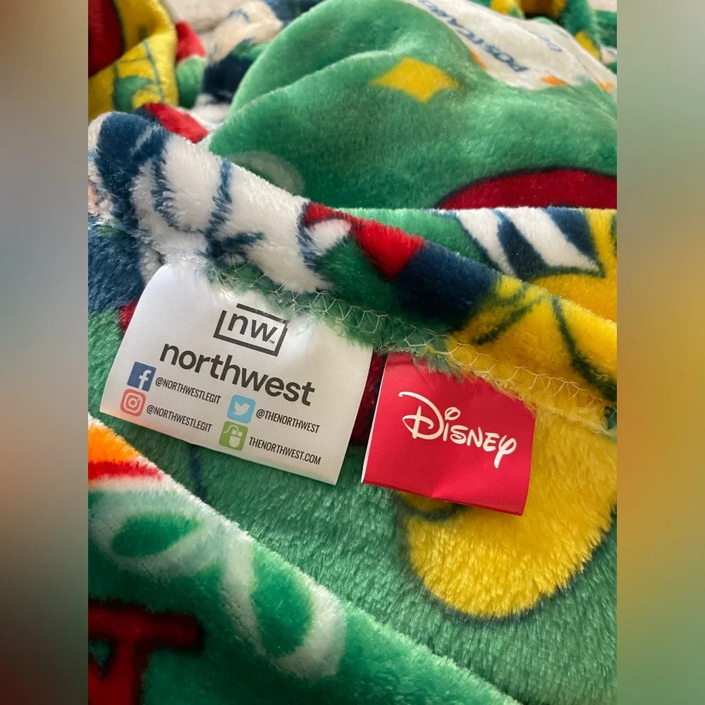 NWT Disney Mickey Mouse Letter to Santa Christmas Oversized Blanket